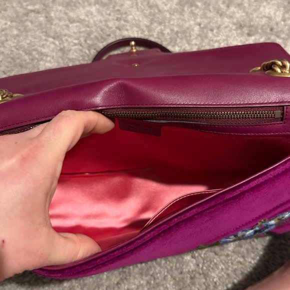 Gucci Velvet Shoulder Bag with Floral Design - Picture 6 of 7